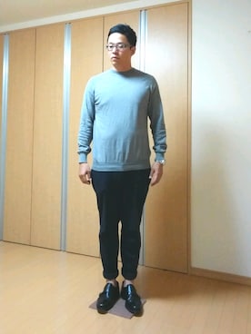 「クルーネックニット」｜がんばるパパさん（メンズ・182cm）の秋コーディネート