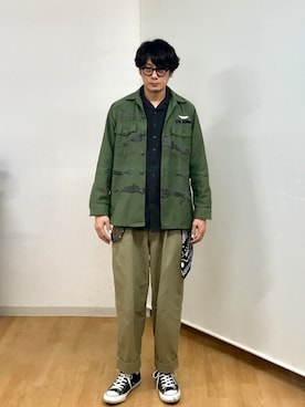 「marka（マーカ）のアイテム（チノパンツ）」を使った、h.s.k.さん（メンズ・176cm）の春コーディネート