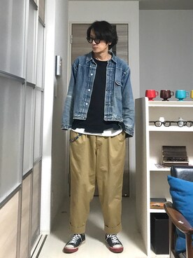 「marka（マーカ）のアイテム（チノパンツ）」を使った、h.s.k.さん（メンズ・176cm）の春コーディネート