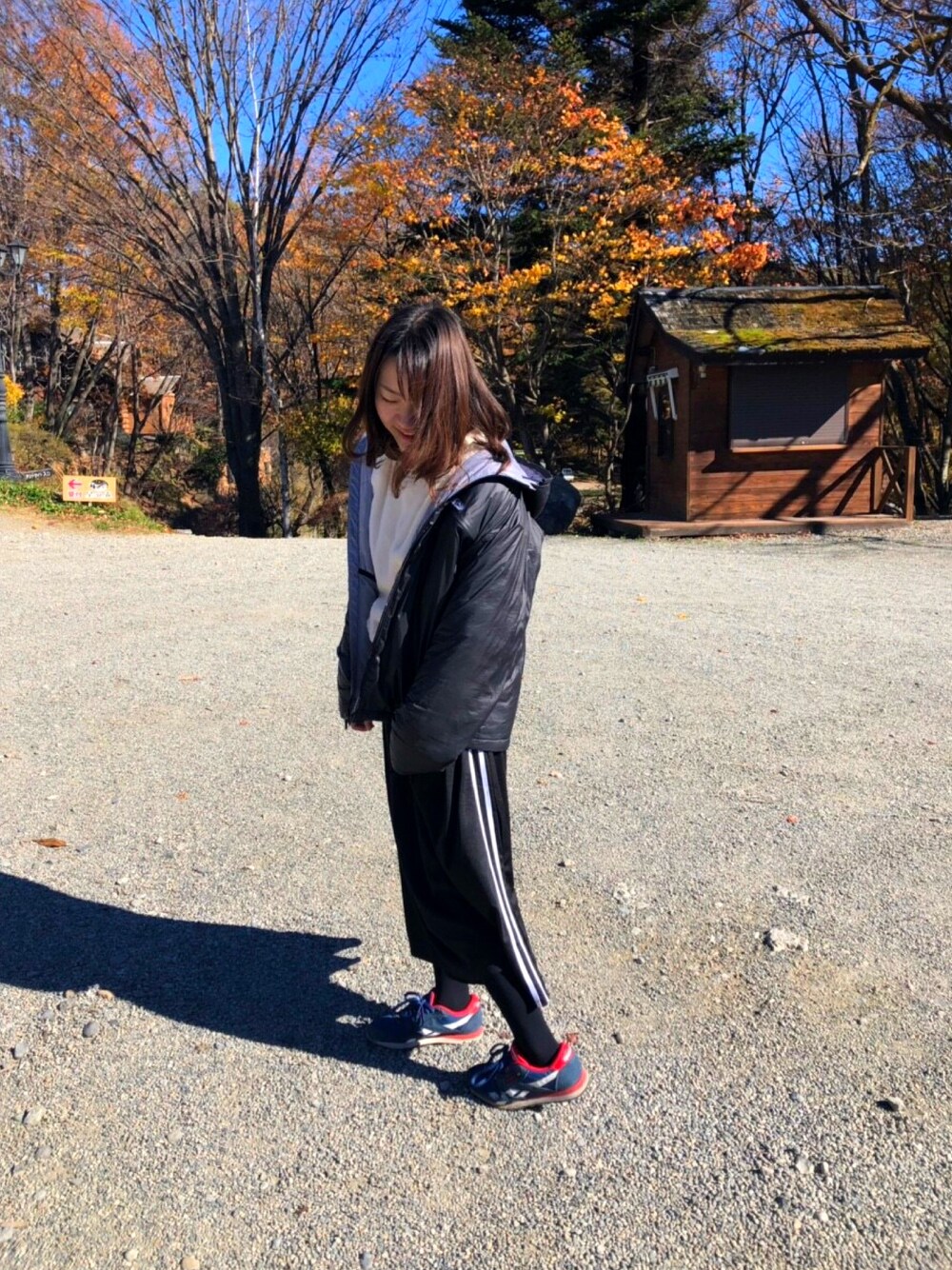 「スポーツミックス、スニーカー、カジュアルコーデ、キャンプ、patagonia、reebok、Green Parks、Ehyphenworldgallery」｜「patagoniaのアイテム（ダウンジャケット/コート、ブラック系）」を使った、neppiさん（レディース・166cm）の秋コーディネートの1枚目の写真