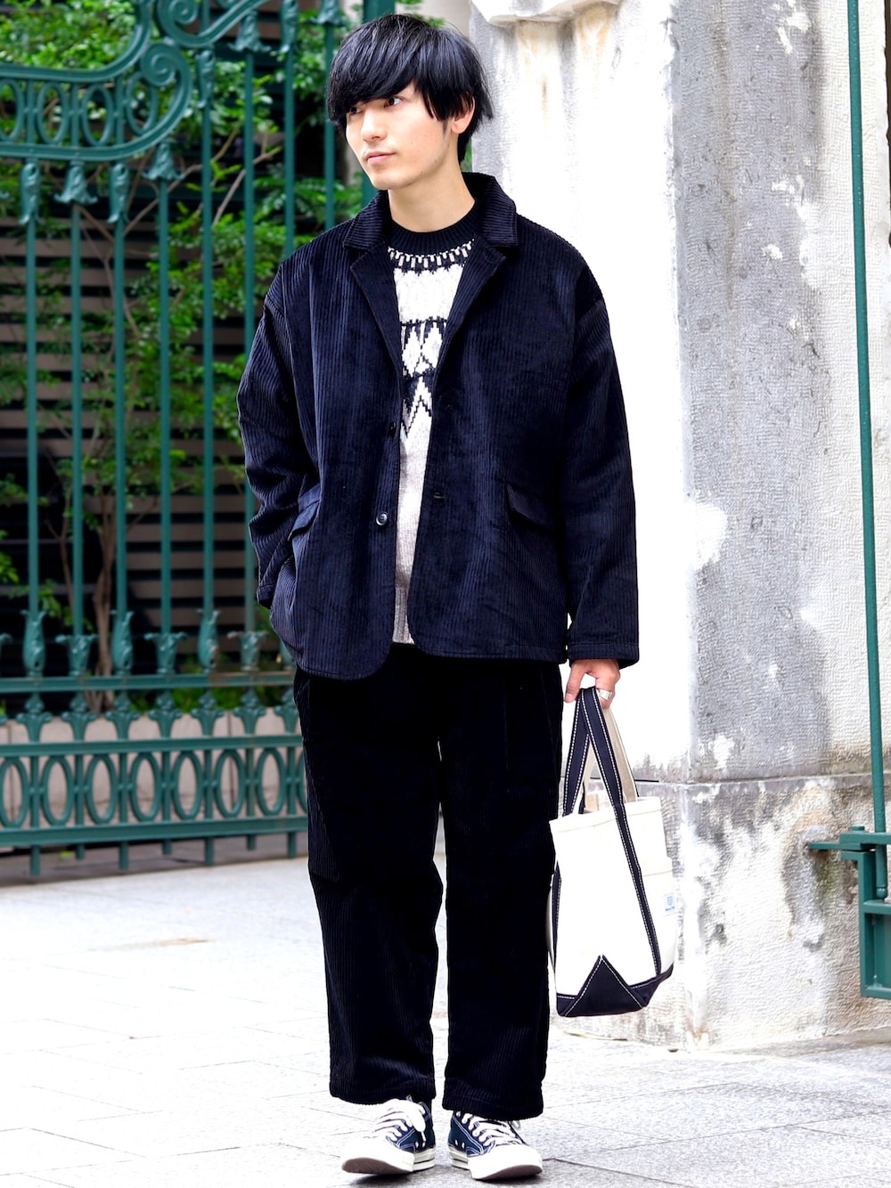 ニット/セーターを使った「コーデュロイセットアップ」の人気