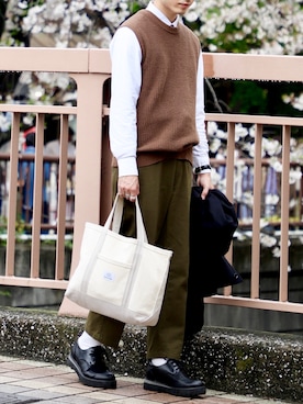 「花見」｜「アイテム（チノパンツ）」を使った、ひっちさん（メンズ・172cm）の春コーディネート