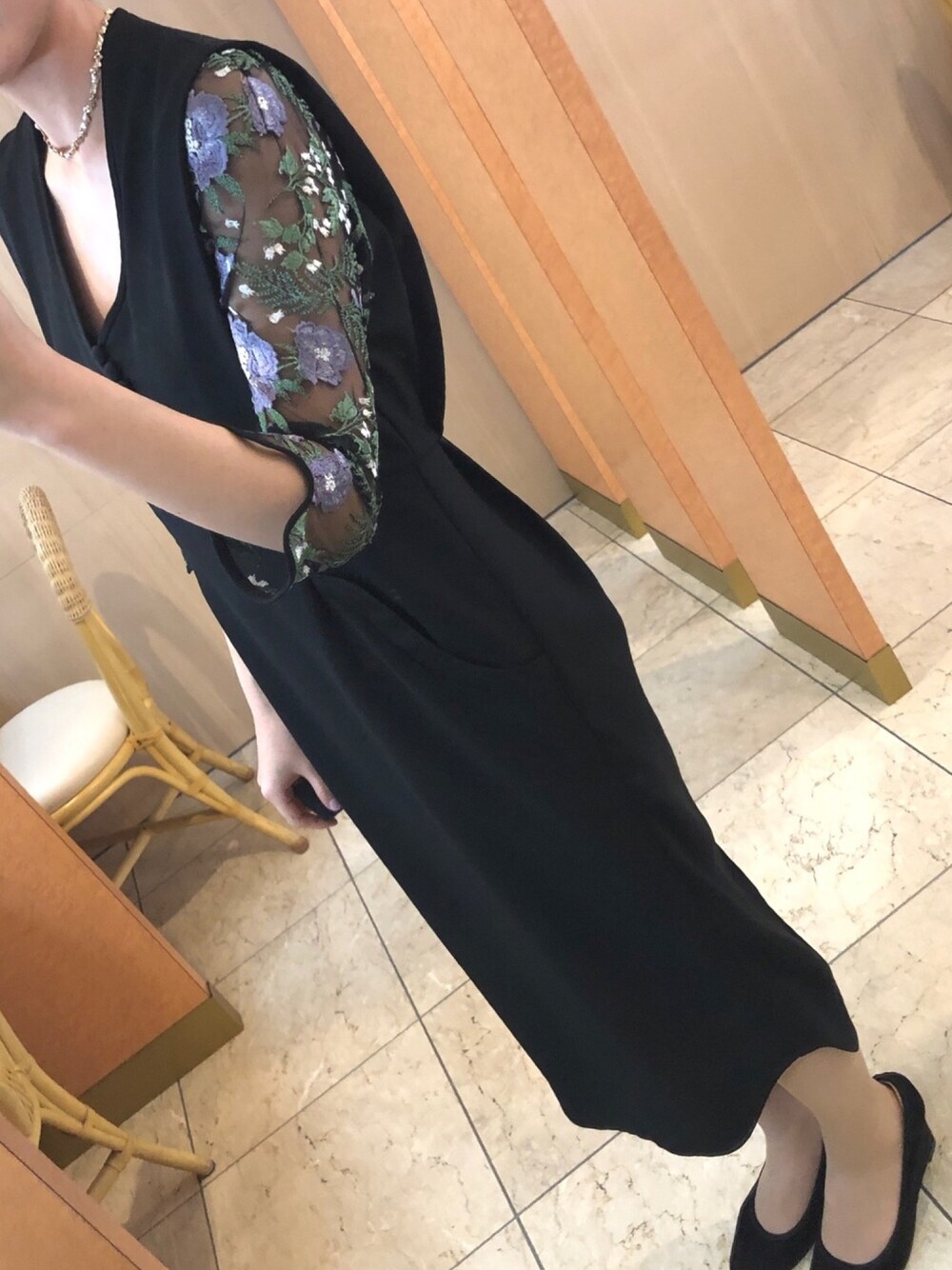 「モノトーンコーデ、ブラックコーデ、結婚式、mame」｜「PLUIEのアイテム（チョーカー、シルバー系）」を使った、Shihoさん（レディース・159cm）の春コーディネートの1枚目の写真
