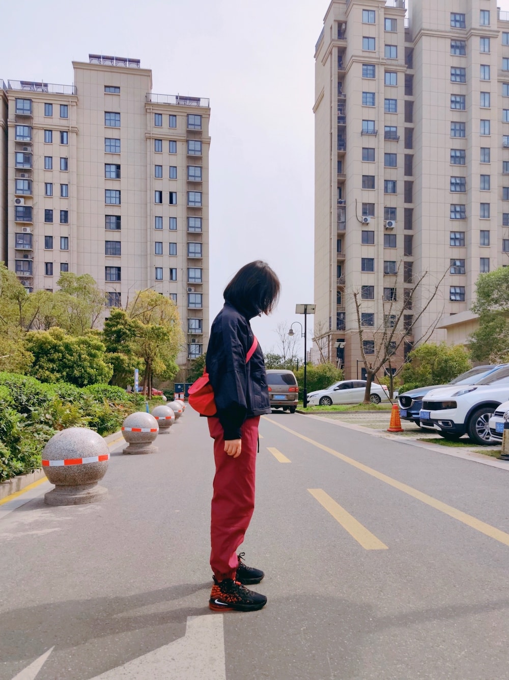「NIKE ACGのアイテム（ブルゾン、ブラック系）」を使った、咕叽咕叽啾さん（レディース・160cm）の春コーディネートの1枚目の写真