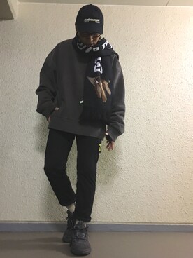 「Yeezy（イージー）のアイテム（キャップ）」を使った、hiroxさん（メンズ・170cm）の冬コーディネート