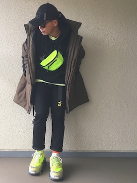「Yeezy（イージー）のアイテム（Tシャツ/カットソー）」を使った、hiroxさん（メンズ・170cm）の冬コーディネート