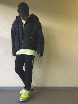 「Yeezy（イージー）のアイテム（Tシャツ/カットソー）」を使った、hiroxさん（メンズ・170cm）の冬コーディネート