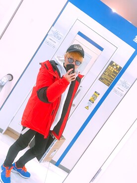 「red」｜「アイテム（ダウンジャケット/コート）」を使った、昆布だし。さん（メンズ・166cm）の冬コーディネート