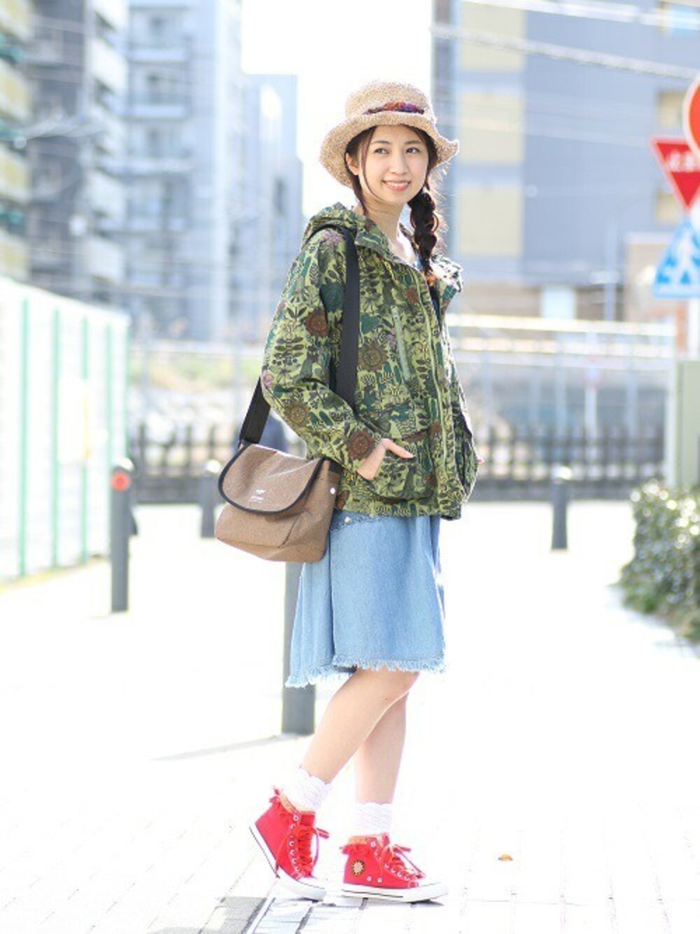 マウンテンパーカーを使った「バンダナ柄」の人気ファッション