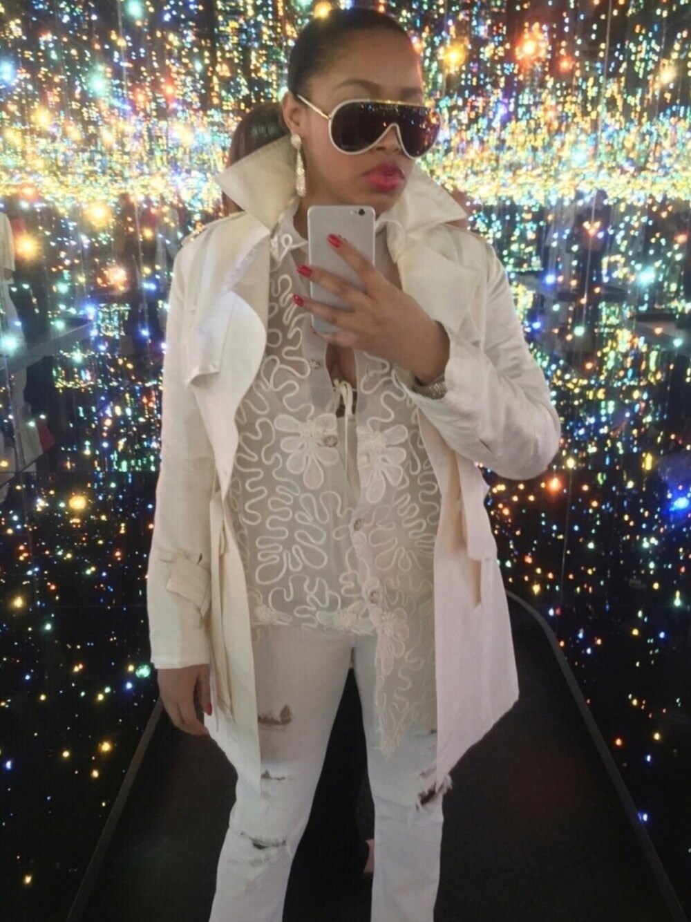 「lace、ootd、outfit、streetstyle、christian dior、valentino、Oscar de la Renta、chanel、Saint Laurent、flower」｜「Citizens of humanityのアイテム（デニムパンツ、ホワイト系）」を使った、Abby Love さん（レディース・165cm）の春コーディネートの1枚目の写真
