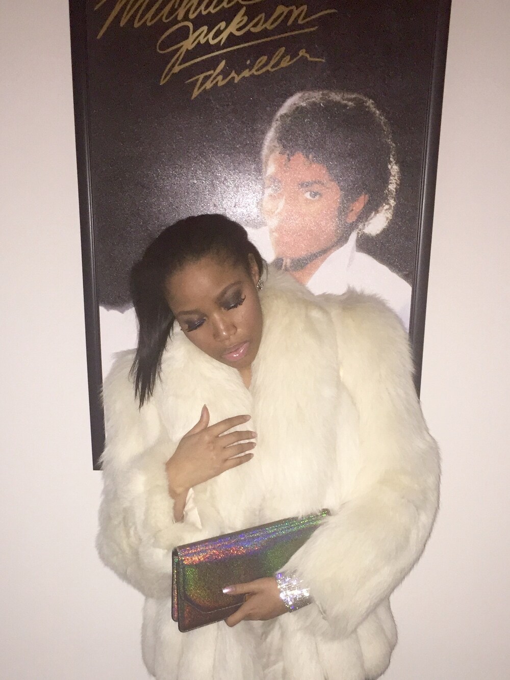 「GUCCI、vintage、ALLWHITE、fur coat、elegant、MOTO、leather、ootd、NYC、streetstyle」｜「GUCCIのアイテム（その他アウター、ホワイト系）」を使った、Abby Love さん（レディース・165cm）の秋コーディネートの1枚目の写真