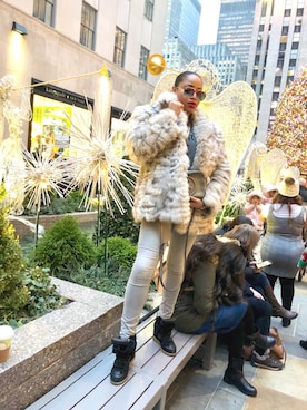 「ISABEL MARANT（イザベルマラン）のアイテム（シューズ）」を使った、Abby Love さん（レディース・165cm）の冬コーディネート