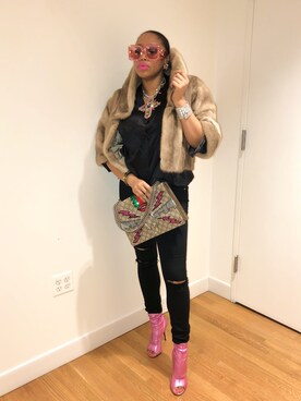 「BROWN」｜「アイテム（アクセサリー）」を使った、Abby Love さん（レディース・165cm）の冬コーディネート