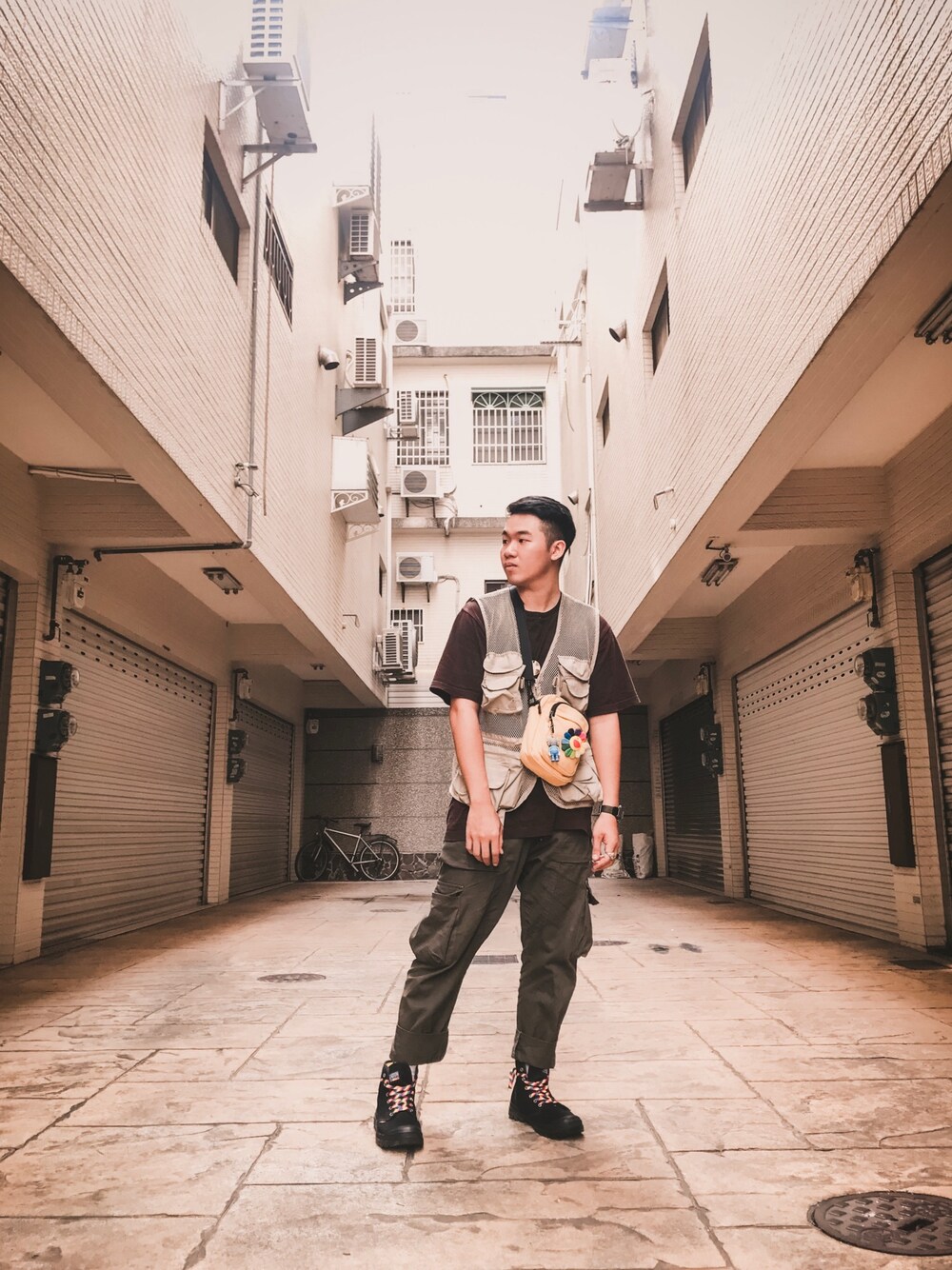 「VINTAGE」｜「Carharttのアイテム（シャツ/ブラウス、ブラウン系）」を使った、Ptさん（メンズ・174cm）の秋コーディネートの1枚目の写真