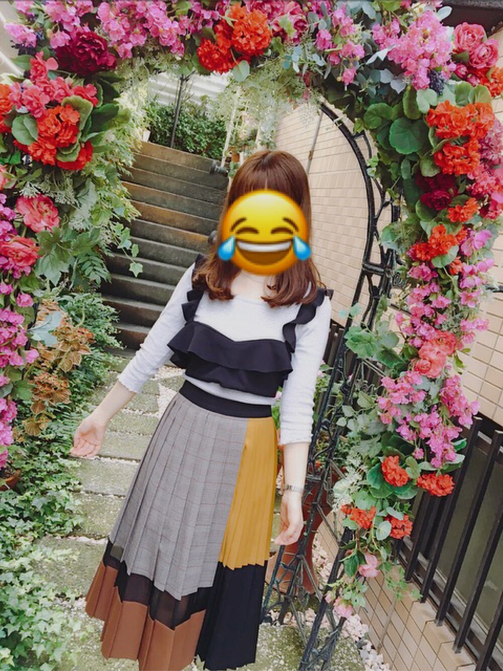 「代官山、フレンチ、チェック、秋のコーデ、アキコーデ、カジュアルコーデ、ザラ、ZARA、ザラジョ、食事会」｜「ZARAのアイテム（ベスト、ブラック系）」を使った、nanaさん（レディース・155cm）の秋コーディネートの1枚目の写真