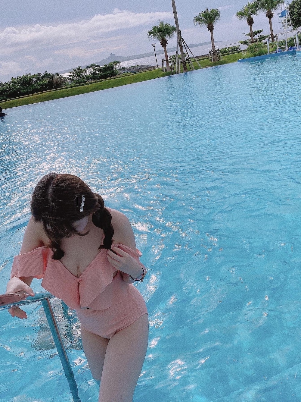 「夏コーデ、水着、オトナ女子、ootd、沖縄、水着スタイル、オキナワ、ビキニ、summer、レース」｜「San-ai Resort 三愛水着楽園のアイテム（ワンピース、ピンク系）」を使った、nanaさん（レディース・155cm）の夏コーディネートの1枚目の写真