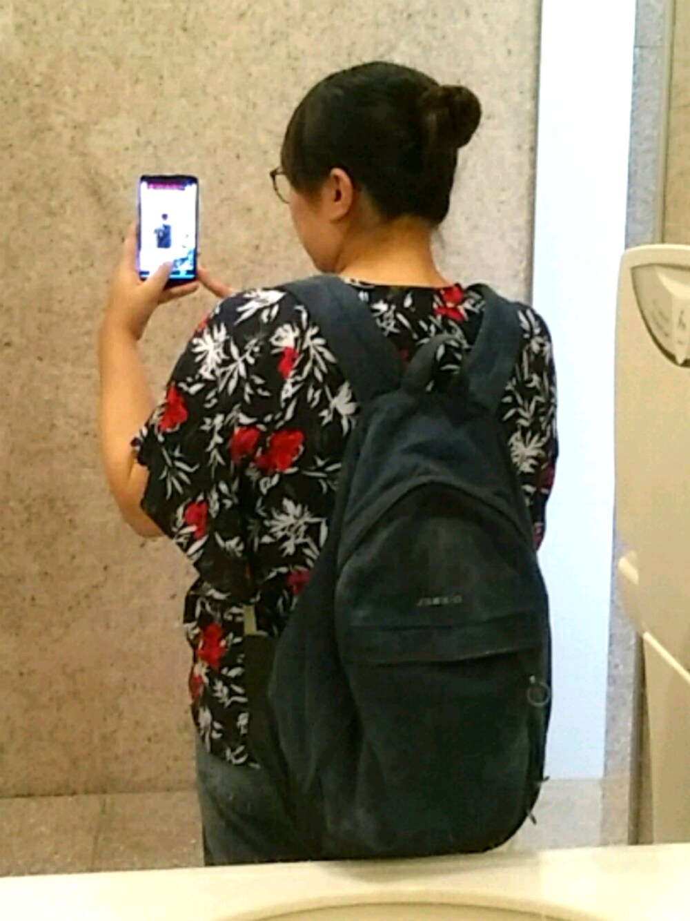 「DIESELのアイテム（バックパック/リュック、ブルー系）」を使った、CHIKOさん（レディース・160cm）の夏コーディネートの1枚目の写真