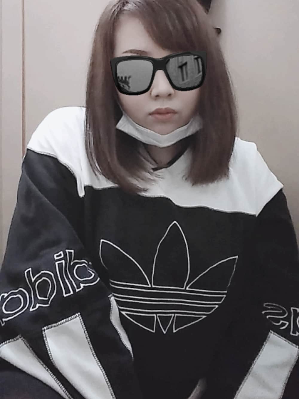 「オーバーサイズ、古着、アディダスオリジナルス」｜「adidas Originalsのアイテム（ワンピース/ドレス、ブラック系）」を使った、CHIKOさん（レディース・160cm）の冬コーディネートの1枚目の写真