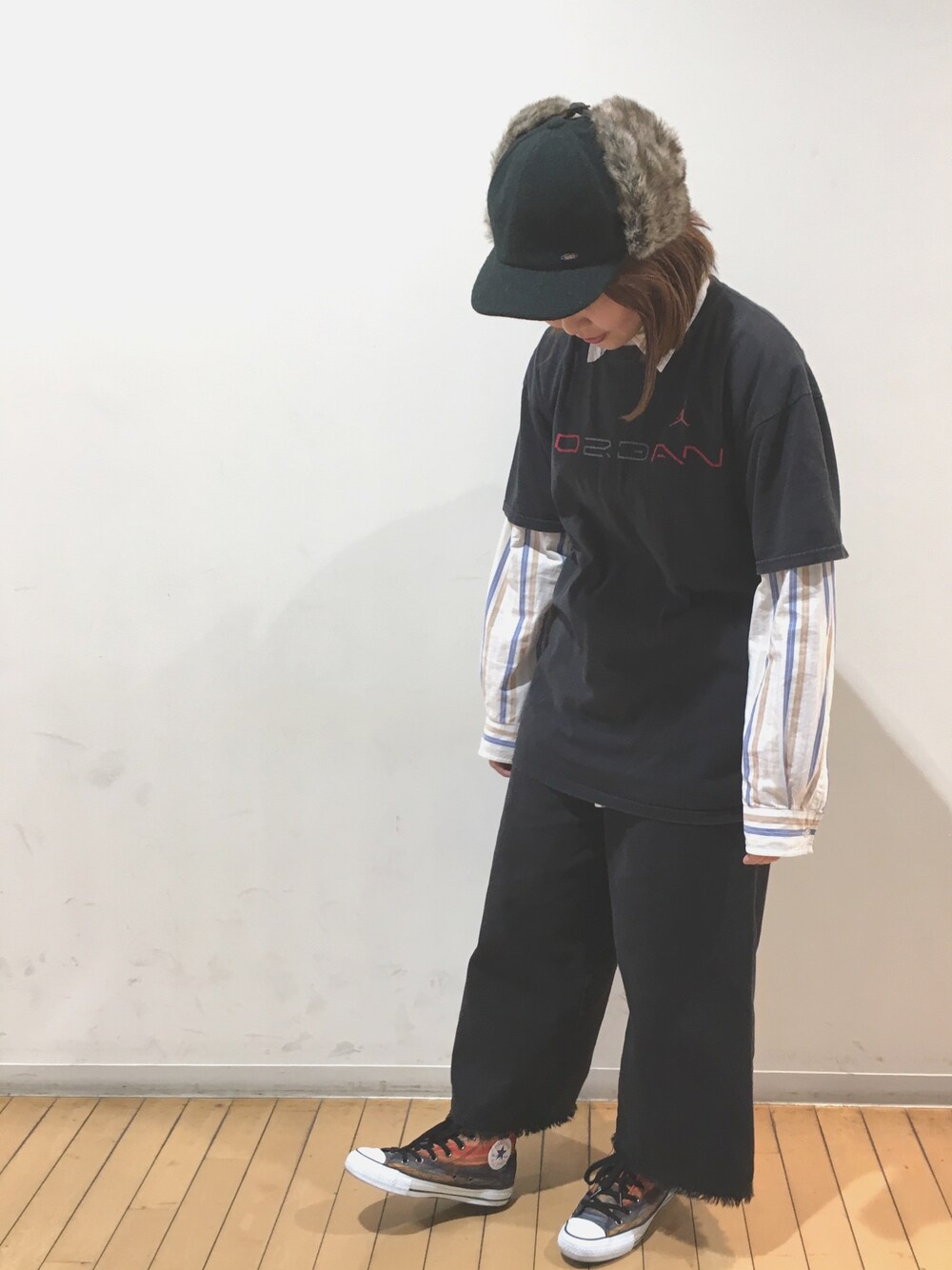 「usedのアイテム（Tシャツ/カットソー、ブラック系）」を使った、14+ あべのHOOP店 スタッフさん（レディース・162cm）の秋コーディネートの1枚目の写真