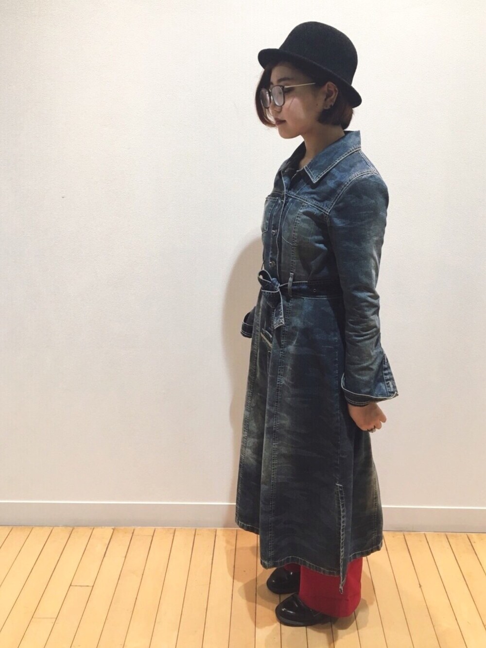 「14+のアイテム（ハット、ブラック系）」を使った、14+ あべのHOOP店 スタッフさん（レディース・160cm）の秋コーディネートの1枚目の写真