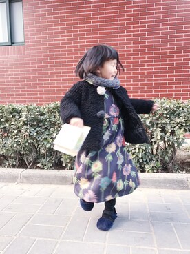 「苏言kidsのアイテム（ワンピース、グレー系）」を使った、大焦焦erさん（キッズ）の冬コーディネート