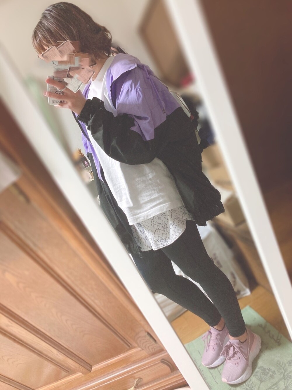 「ランニング、おろしたて、パープル、NIKE、パンツスタイル、ガチメガネ、ブルゾン」｜「MILKFED.のV LINE HOODED BLOUSON（ブルゾン、その他）」を使った、ユズルさん（レディース・150cm）の春コーディネートの1枚目の写真