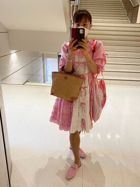 Gucci グッチ のトートバッグ ピンク系 を使った人気ファッションコーディネート Wear