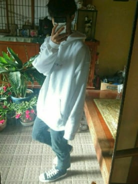 「アイラブCONVERSE」｜ともき / 畳屋さんさん（メンズ・173cm）の冬コーディネート