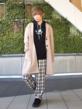 「カジュアルダウン」｜「アイテム（チェスターコート）」を使った、伊藤慎之介さん（メンズ・163cm）の春コーディネート