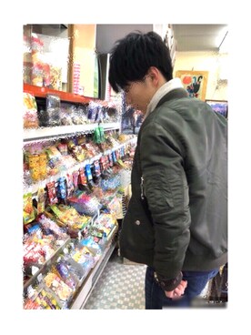 「Confirm（コンファーム）のアイテム（MA-1）」を使った、らあさん（メンズ・175cm）の夏コーディネート