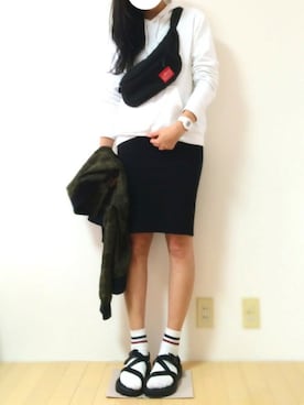 「黒スカート」｜「アイテム（ブルゾン）」を使った、かりんさん（レディース・166cm）の春コーディネート
