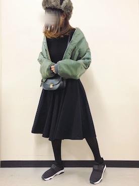 「全身黒」｜「アイテム（ブルゾン）」を使った、かりんさん（レディース・166cm）の冬コーディネート