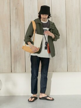 マウンテンパーカー グリーン系 を使ったメンズ人気ファッションコーディネート Wear