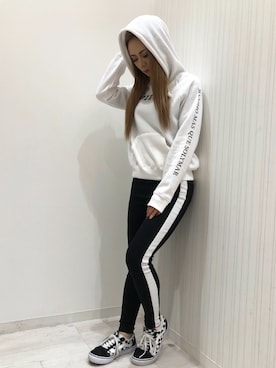 「Janiss（ジャニス）のアイテム（トップス）」を使った、JANISS STAFFさん（レディース・160cm）の秋コーディネート