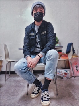 「Alpha Industries（アルファインダストリーズ）のアイテム（トップス）」を使った、沙皮Shappiさん（メンズ・187cm）の春コーディネート