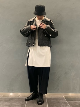 「レザーコーデ」｜「アイテム（スラックス）」を使った、松本 幸さん（メンズ・180cm）の秋コーディネート