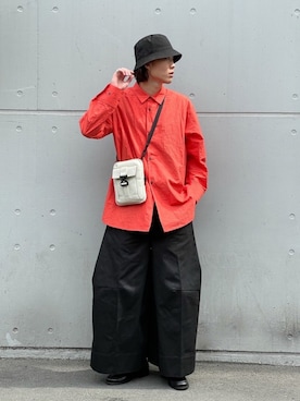 「SHINYAKOZUKA（シンヤコヅカ）のアイテム」を使った、松本 幸さん（メンズ・180cm）の春コーディネート
