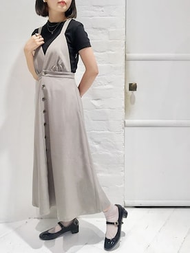 「アイテム（ジャンパースカート、グレー系）」を使った、I am I ONEROOMさん（レディース・157cm）の夏コーディネート