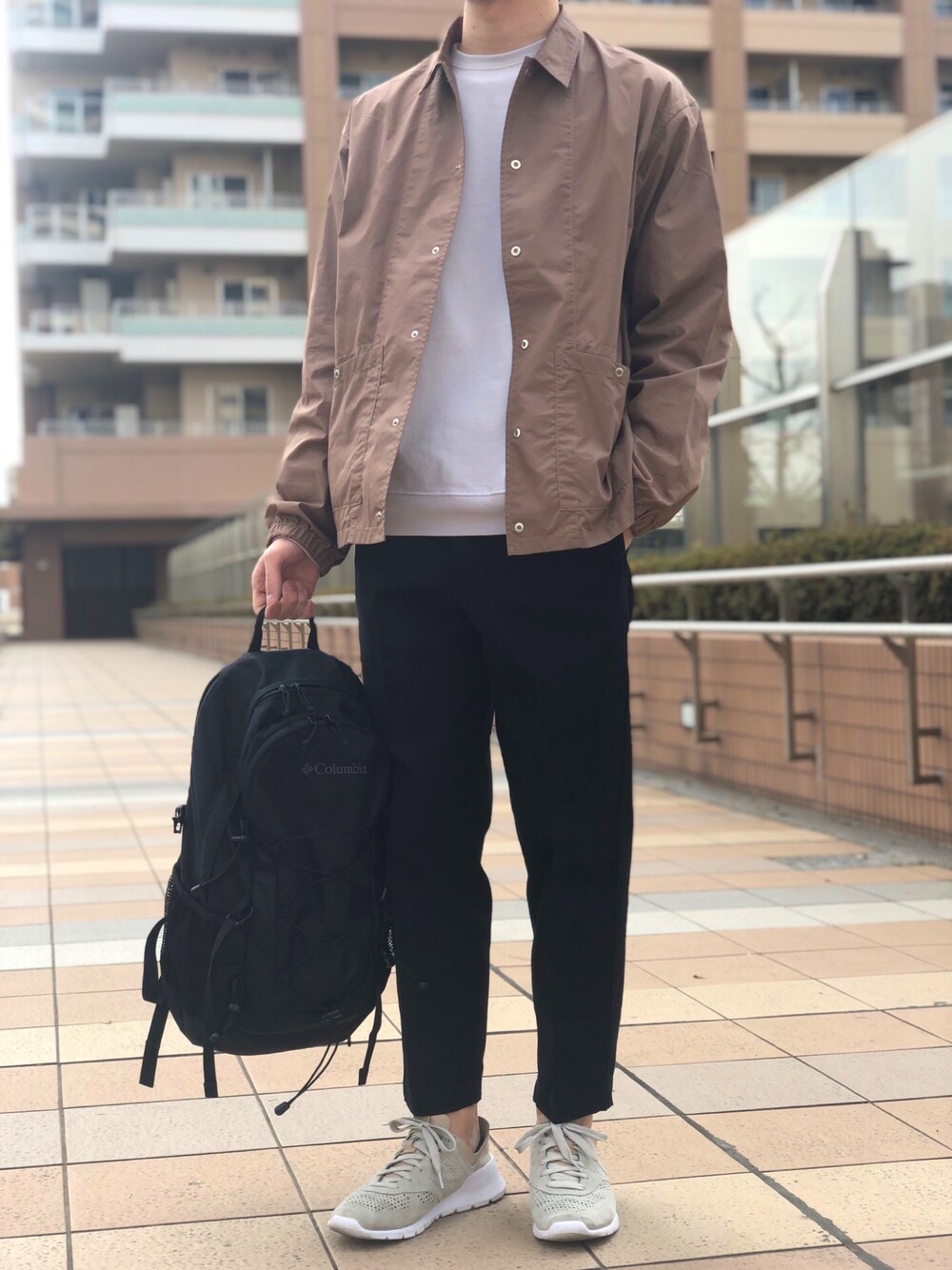 「平成最後のWEARISTAセンバツ、シンプルコーデ、おしゃれさんと繋がりたい、チノパン、スニーカー、リュック」｜「green label relaxingのSC I-38 タイプライター ブルゾン（ブルゾン、ベージュ系）」を使った、shunさん（メンズ・174cm）の春コーディネートの1枚目の写真