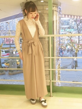 「アイテム（つなぎ/オールインワン、ベージュ系）」を使った、Yuiさん（レディース・163cm）の冬コーディネート