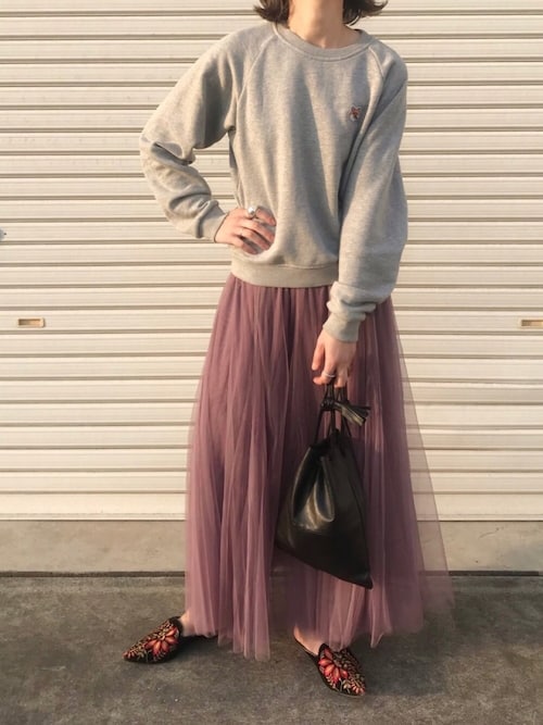 ぺこさんのスウェット「SWEAT SHIRT FOX HEAD PATCH(Maison Kitsune|メゾンキツネ)」を使ったコーディネート