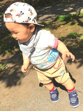 「H&M DIVIDED（エイチアンドエム　ディヴァイデッド）のアイテム（キャップ）」を使った、**nさん（キッズ・70cm）の春コーディネート