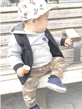 「H&M DIVIDED（エイチアンドエム　ディヴァイデッド）のアイテム（キャップ）」を使った、**nさん（キッズ・70cm）の春コーディネート