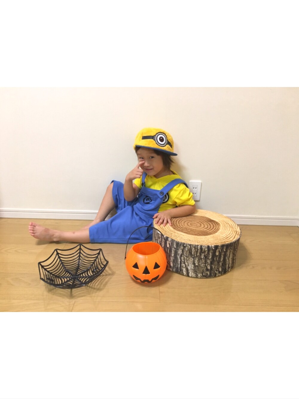 「wearhalloween2018、男の子コーデ、仮装、ハロウィンコーデ、halloween、ミニオン、4歳」｜「MINIONSのアイテム（帽子、イエロー系）」を使った、RI⌒✶⋆⠒̫⃝さん（キッズ・100cm）の秋コーディネートの1枚目の写真
