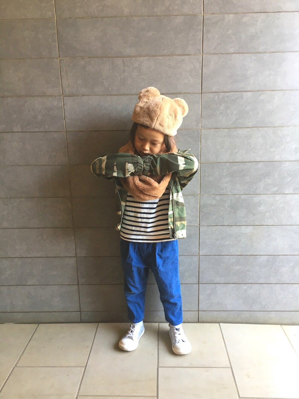 「キッズファッション、男の子コーデ、秋冬、カジュアルコーデ、ボーダー、パンツスタイル、カジュアル、4歳、くまさん」｜「GRIN BUDDYの【GRIN BUDDY(グリンバディ）】アニマルモチーフのファー帽子/Animal Fur Hat（キャップ、ブラウン系）」を使った、RI⌒✶⋆⠒̫⃝さん（キッズ・100cm）の秋コーディネートの1枚目の写真