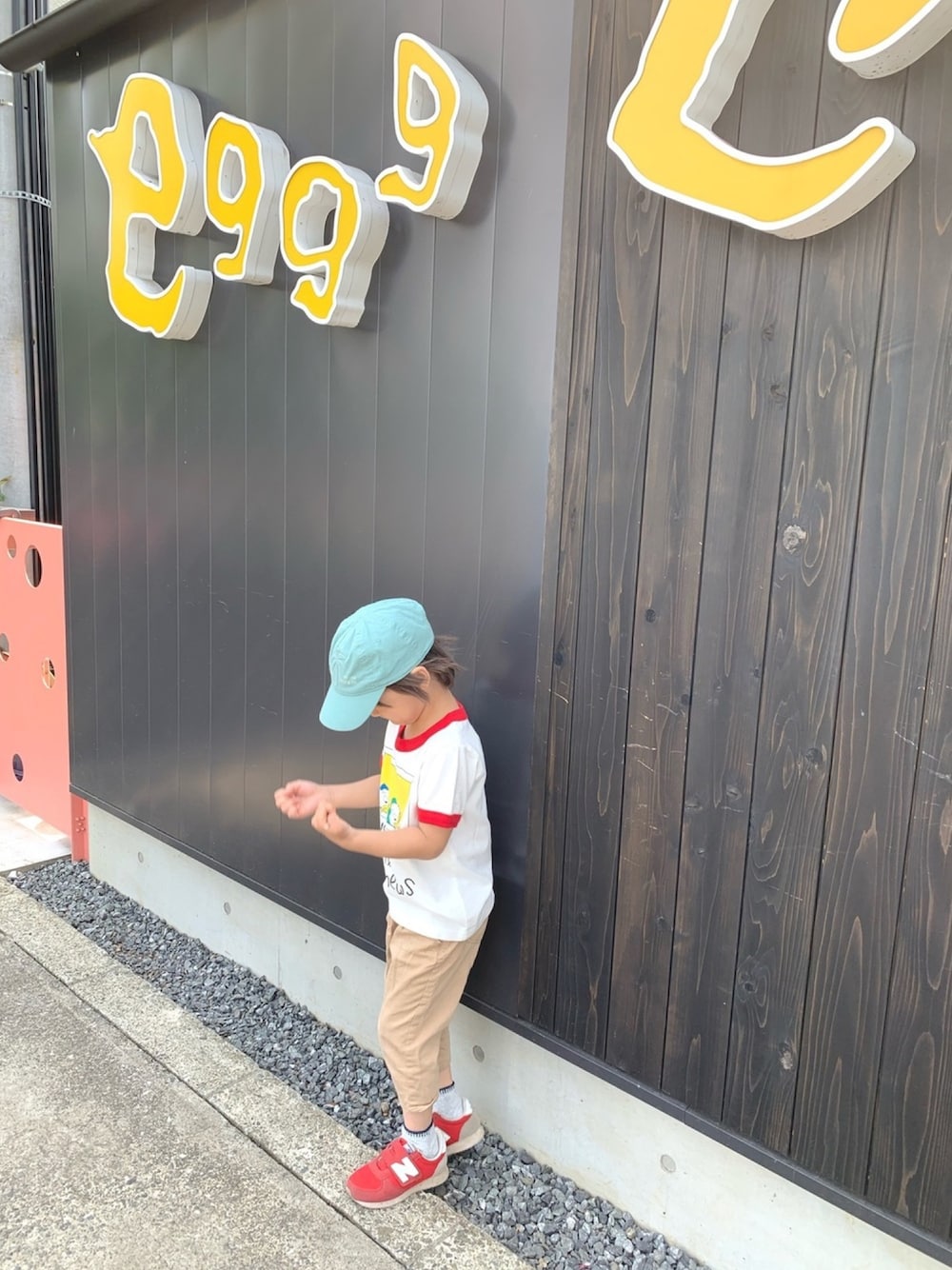 「カジュアルコーデ、キッズコーデ、キッズファッション、男の子、シンプルコーデ、Tシャツ、息子コーデ、ライトオン」｜「ZARAのアイテム（キャップ、グリーン系）」を使った、RI⌒✶⋆⠒̫⃝さん（キッズ・100cm）の春コーディネートの1枚目の写真