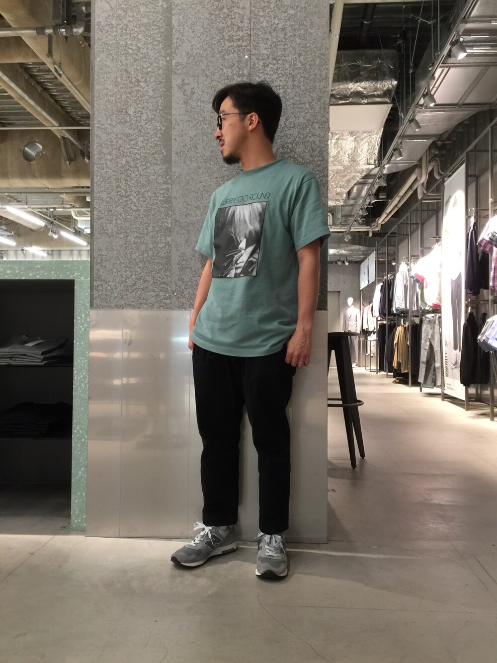koe（コエ）の「hide 「HURRY GO ROUND」 Tシャツ ピックプリント（T 