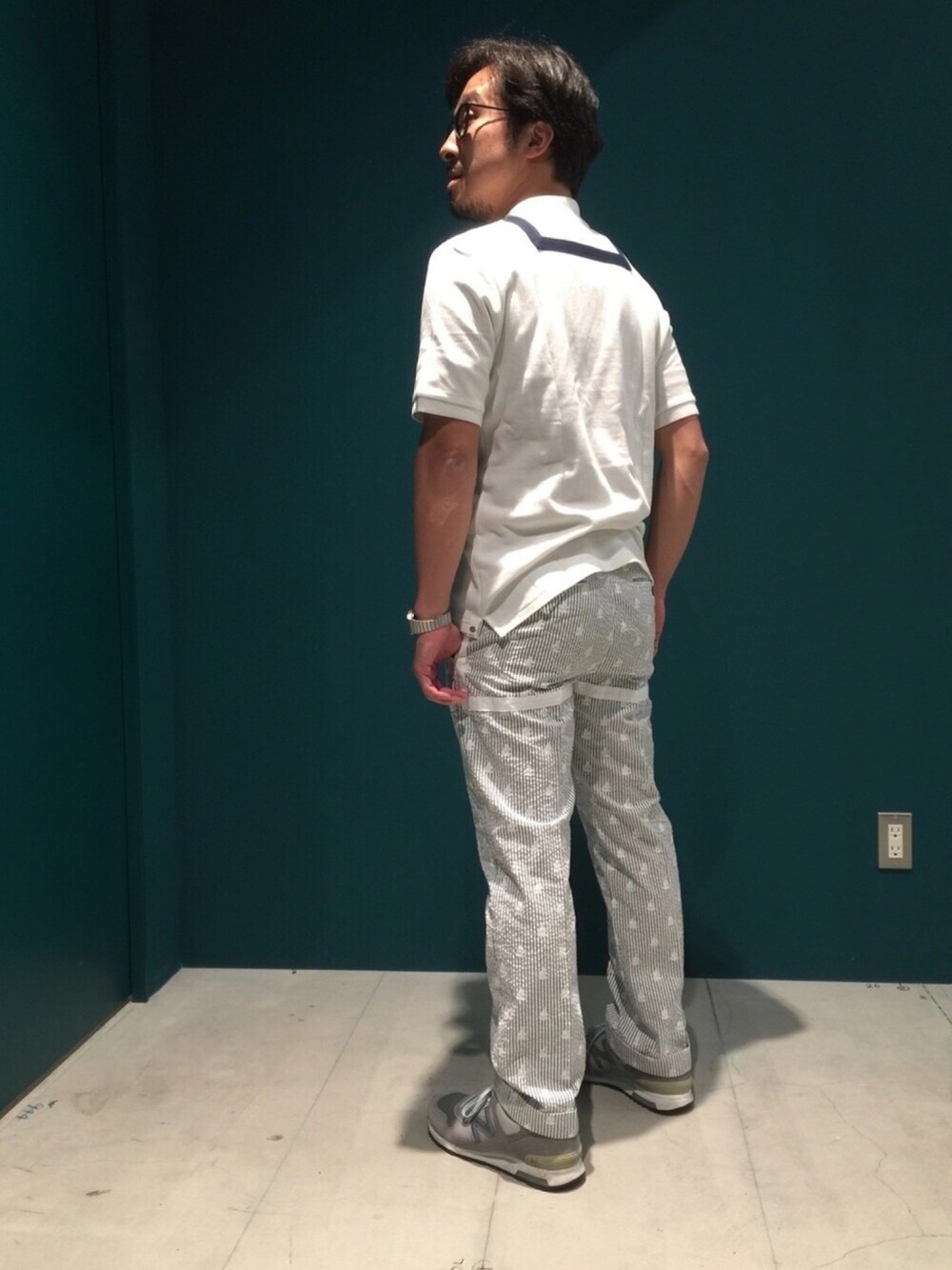 「夏セールで買いました、koe×THOM BROWNE、KOE、THOMBROWNE、オトナカジュアル、きれいめカジュアル、ポロシャツ、夏コーデ、New Balance、リゾートスタイル」｜「koe×THOM BROWNEの[koe×THOM BROWNE]MENS POLO（ポロシャツ、ホワイト系）」を使った、bashibashiさん（メンズ・168cm）の夏コーディネートの1枚目の写真