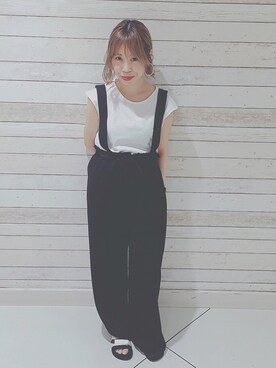 「earth music&ecology（アースミュージックアンドエコロジー）のアイテム（サロペット/オーバーオール、ブラック系）」を使った、JURIさん（レディース・150cm）の夏コーディネート