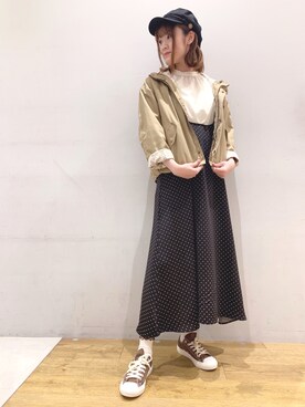 「earth music&ecology（アースミュージックアンドエコロジー）のアイテム（サロペット/オーバーオール、ブラック系）」を使った、Mizukiさん（レディース・164cm）の春コーディネート